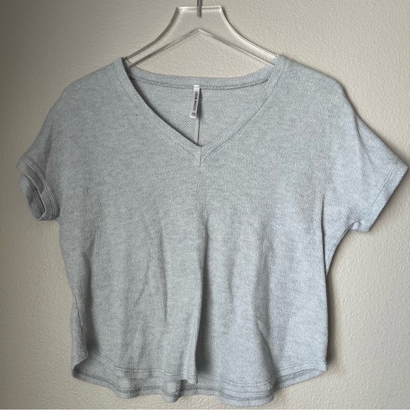 Lulus Heather Gray V-Neck Women's Short Sleeve Tee Size XS - Picture 1 of 4
